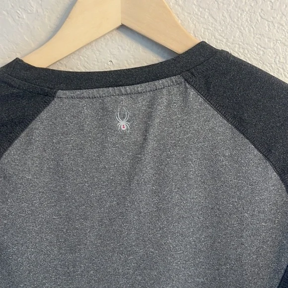 Spyder Active Long Sleeve Top Athletic Gray size Medium - Picture 8 of 12